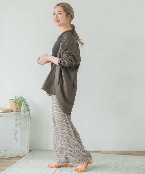 ITEMS URBANRESEARCH（アイテムズ アーバンリサーチ）の「アウトリンキングタンクトップ（タンクトップ・レディース・ブラック/ライトカーキ/オフホワイト・FREE）」の11枚目の写真