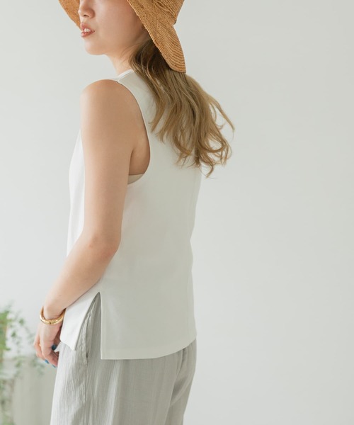 ITEMS URBANRESEARCH（アイテムズ アーバンリサーチ）の「アウトリンキングタンクトップ（タンクトップ・レディース・ブラック/ライトカーキ/オフホワイト・FREE）」の14枚目の写真