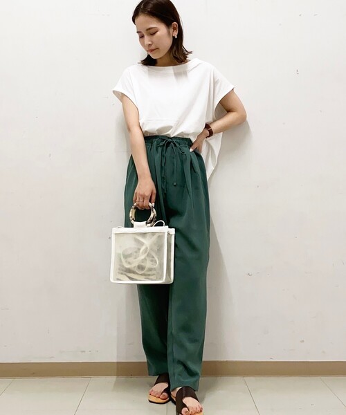 THE SHOP TK （ザ ショップ ティーケー ）の「◆裾タックトップス（Tシャツ/カットソー・レディース・チャコールグレー/ブラック/オフホワイト/ブラック系2/ブラウン系・12/13）」の2枚目の写真