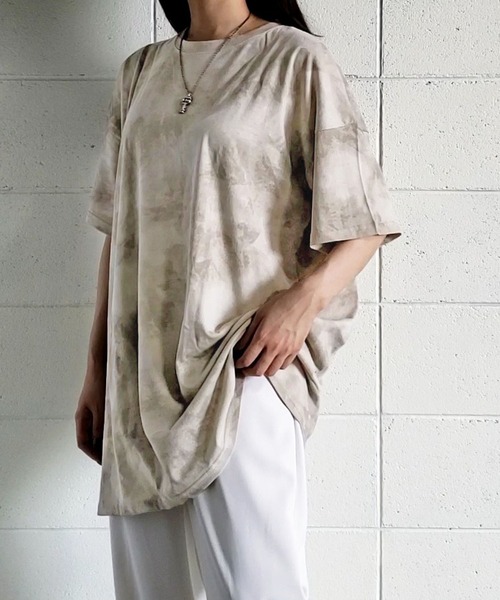 me+em select（ミームセレクト）の「タイダイニュアンスビッグTシャツ【ユニセックス】（Tシャツ/カットソー・レディース・チャコールグレー/ベージュ/グリーン・FREE）」の3枚目の写真