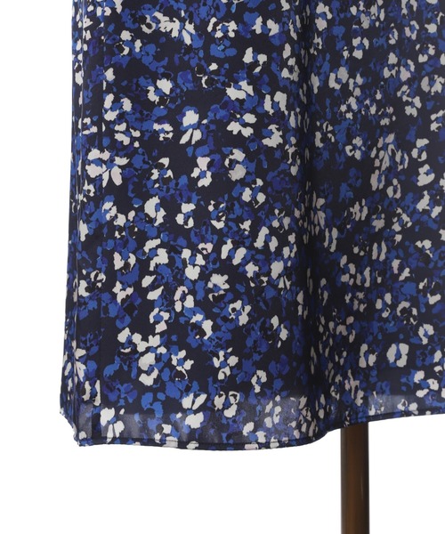 INED(イネド)の「バックシャンプリントスカート《Viscotecs》(スカート・レディース・ブルー・11号/9号)」の7枚目の写真