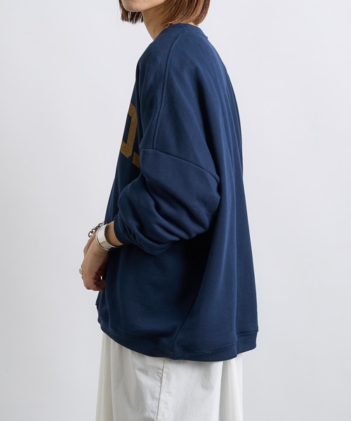 CIAOPANIC TYPY（チャオパニックティピー）の「【ZOZOTOWN限定】ユニセックスビッグシルエットクルーネックカレッジスウェット（スウェット・メンズ・ライトグレー/ネイビー/レッド/グリーン・M/L）」の5枚目の写真