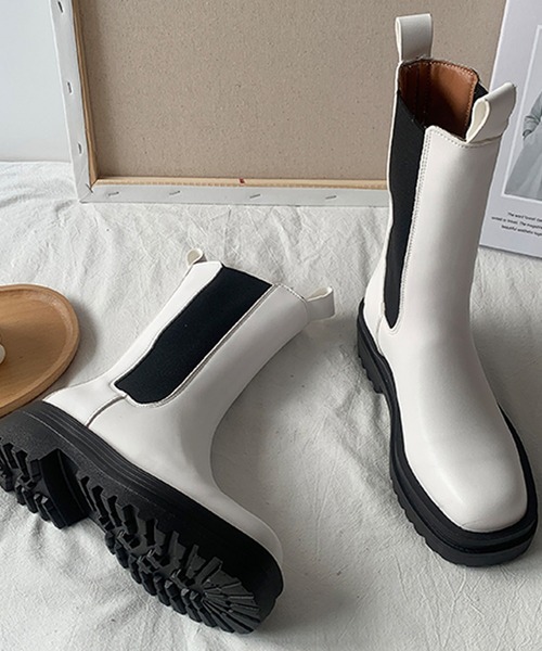 SMILE ORCHID（スマイルオーキッド）の「トラックソールサイドゴアブーツ（ブーツ・レディース・ホワイト/ブラック・37/38/39）」の7枚目の写真