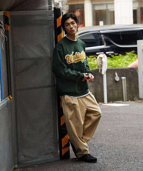 FREAK'S STORE（フリークスストア）の「ワッペン刺繍 アーチロゴ クルーネックスウェットシャツ/カレッジロゴ/ビックシルエット（スウェット・メンズ・ライトグレー/ベージュ/ネイビー/グレー/レッド/カーキ/モスグリーン/チャコール・SMALL/MEDIUM/LARGE）」の22枚目の写真