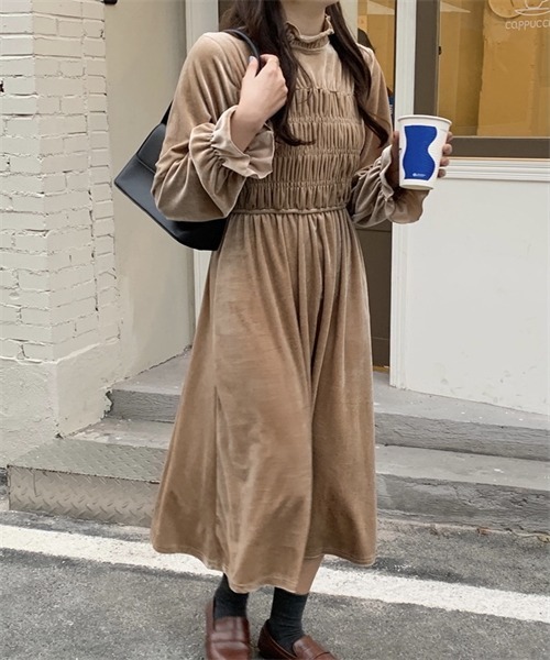 FREE STYLISTS（フリー スタイリスト）の「ベロアシャーリング