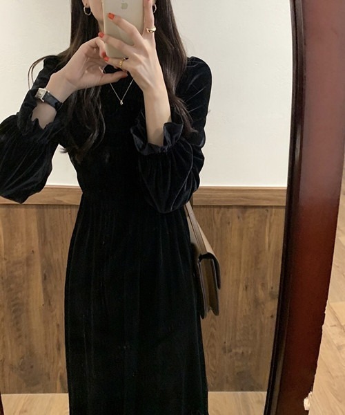 FREE STYLISTS（フリー スタイリスト）の「ベロアシャーリング