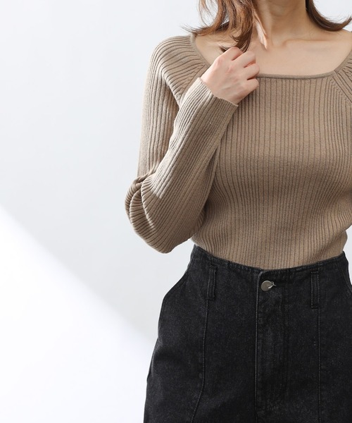 COLONY 2139(コロニートゥーワンスリーナイン)の「リサイクルポリPBTニット(スクエアネック)(ニット/セーター・レディース・グリーン/ベージュ/ブラック/アイボリー・SMALL/MEDIUM/LARGE)」の8枚目の写真