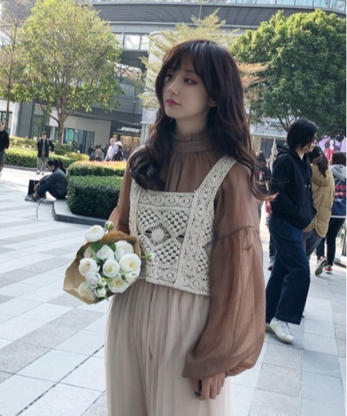 SONA（ソナ）の「SONYUNARA [SET]ビスチェ+シースルーブラウス（シャツ/ブラウス・レディース・ベージュ/ブルー/カーキ/ブラウン・FREE）」の12枚目の写真