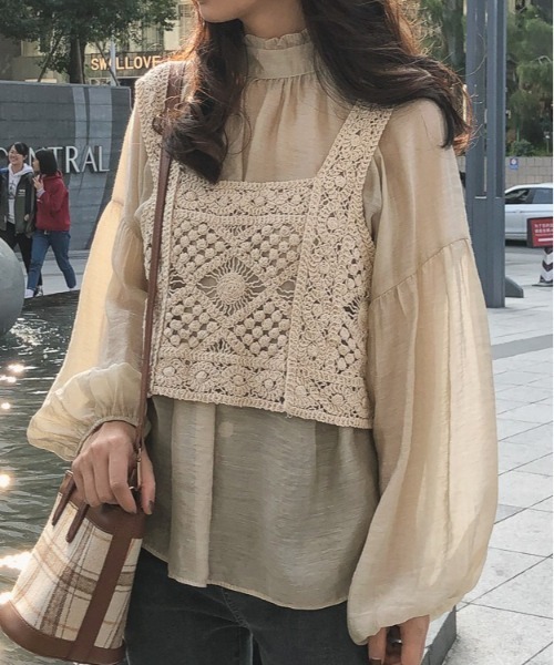 SONA（ソナ）の「SONYUNARA [SET]ビスチェ+シースルーブラウス（シャツ/ブラウス・レディース・ベージュ/ブルー/カーキ/ブラウン・FREE）」の9枚目の写真