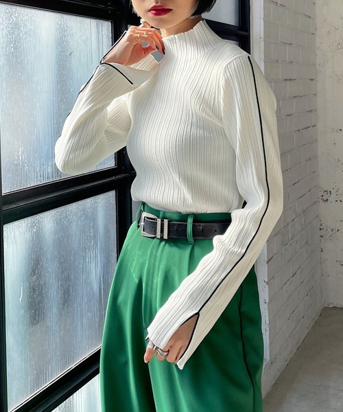 PAGEBOY(ページボーイ)の「バイカラーリブハイネックプルオーバー(ニット/セーター・レディース・オフホワイト/ブラック・FREE)」の2枚目の写真