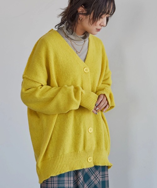 Green　Parks（グリーンパークス）の「・novem9 Vネックカーディガン＊（カーディガン/ボレロ・レディース・パープル/イエロー/グリーン/アイボリー・FREE）」の4枚目の写真