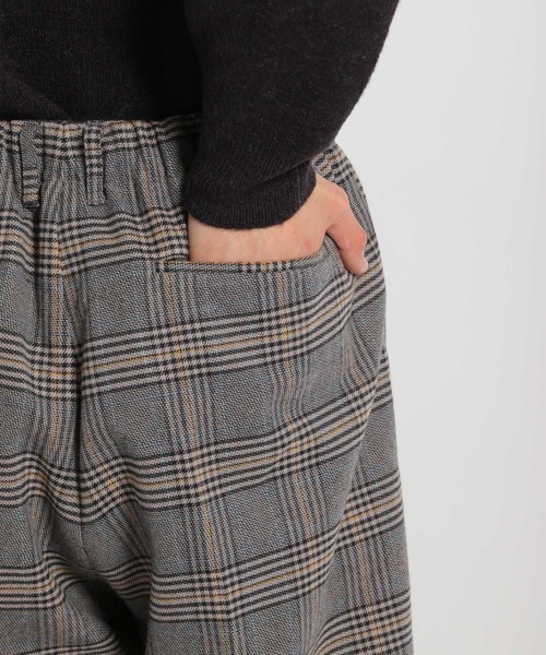 niko and...(ニコアンド)の「ツイルチェックタックパンツ(スウェットパンツ・メンズ・グレー/ブラウン・LARGE/MEDIUM)」の4枚目の写真