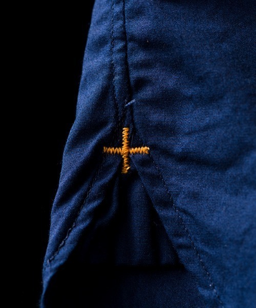 BEAMS PLUS（ビームスプラス）の「カラー ブロード ボタンダウン シャツ（シャツ/ブラウス・メンズ・ホワイト/ブラック/ネイビー/オリーブ・LARGE/SMALL/MEDIUM/X-LARGE/X-SMALL）」の8枚目の写真