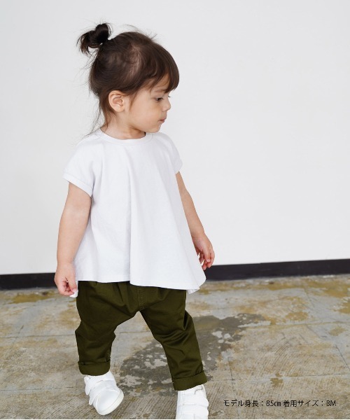 quoti use fith(クゥオティ ユース フィス)の「ベーシック天竺 ランダムフレア 半袖Tシャツ(Tシャツ/カットソー・キッズ・レッド/ホワイト/グレー・120/130/100/110/90/80)」の8枚目の写真