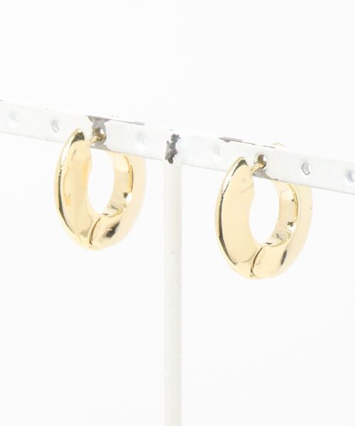 ulu（ウル）の「Metal disk hoop pierce（ピアス（両耳用）・レディース・シルバー/ゴールド・ONE SIZE）」の3枚目の写真