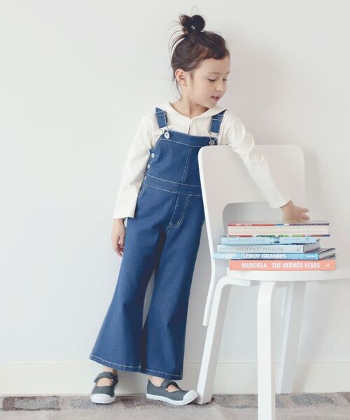 B:MING by BEAMS（ビーミングバイビームス）の「B:MING by BEAMS / デニム フレア サロペット（80~140cm）（つなぎ/オールインワン・キッズ・インディゴブルー/ライトブルー・80/120/90/140/100/130/110）」の5枚目の写真