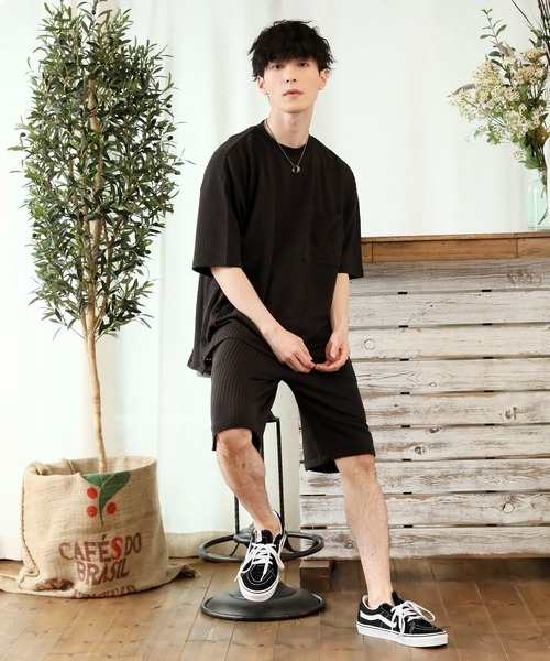 TopIsm（トップイズム）の「3点セット シアサッカー ポケット付カットソーとショーツとタンクトップのセットアップ（セットアップ・メンズ・ホワイト/ブラック/ベージュ/ネイビー・M/L）」の2枚目の写真