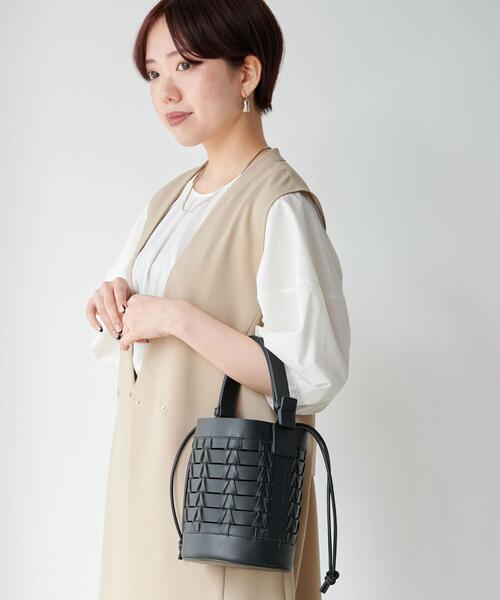 green label relaxing(グリーンレーベルリラクシング)の「イントレ ツツガタ 2WAY バッグ(ショルダーバッグ・レディース・クリーム/ブラック・FREE)」の1枚目の写真