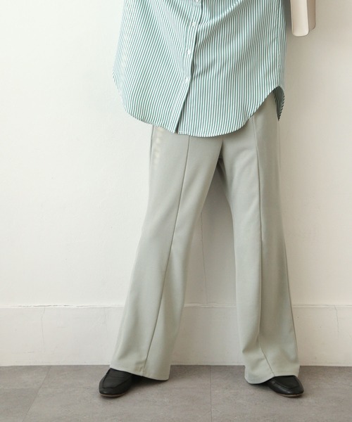Chillfar(チルファー)の「センターシームフレアパンツ(スラックス・レディース・ブラック/ベージュ/ミント・MEDIUM/LARGE)」の1枚目の写真