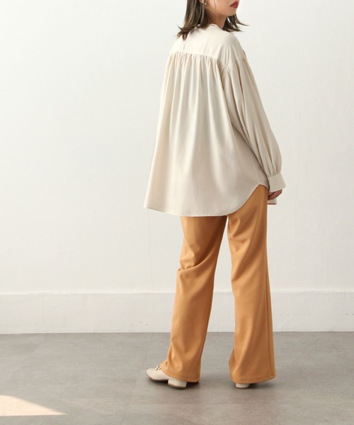 Chillfar(チルファー)の「センターシームフレアパンツ(スラックス・レディース・ブラック/ベージュ/ミント・MEDIUM/LARGE)」の15枚目の写真