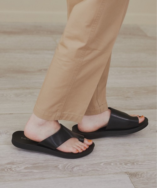 ANGIE（アンジー）の「アシメトングサンダル（サンダル・レディース・パイソン/アイボリー/ブラック/ブラウン/シルバー/ライム・LARGE/X-LARGE/MEDIUM）」の19枚目の写真