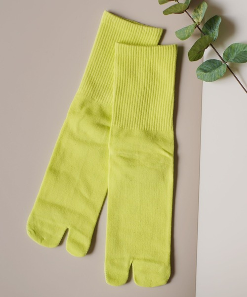 ammy.（エイミードット）の「【 ammy. / エイミードット 】 パステルカラー & ネオンカラー タビソックス（ソックス/靴下・レディース・イエロー/ホワイト/ブルー/ピンク/パープル/ライトブルー/ミント/ライム/ブラック/ベビーピンク/オレンジ/ライトパープル・FREE）」の3枚目の写真