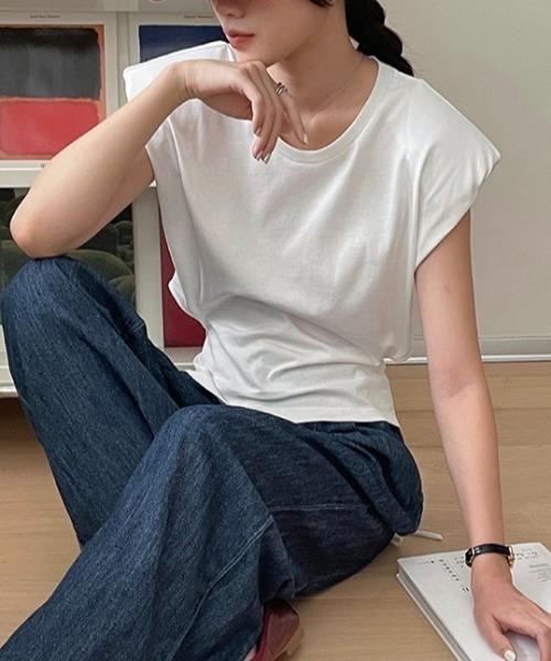 MANGROVE(マングローブ)の「バックストラップボリュームスリーブカットソー(Tシャツ/カットソー・レディース・ブラック/ホワイト・FREE)」の8枚目の写真