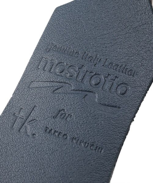 tk.TAKEO KIKUCHI（ティーケータケオキクチ）の「【WEB限定】イタリアンレザー縦型ボディバッグ（ボディバッグ/ウエストポーチ・メンズ・ブラック/ダークブラウン/ダークネイビー・00）」の9枚目の写真