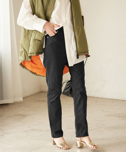 SLOBE IENA（スローブイエナ）の「LE DENIM ボーイズスリムファイブポケット（デニムパンツ・レディース・ブルー/グリーン/ブラック・38/36）」の18枚目の写真