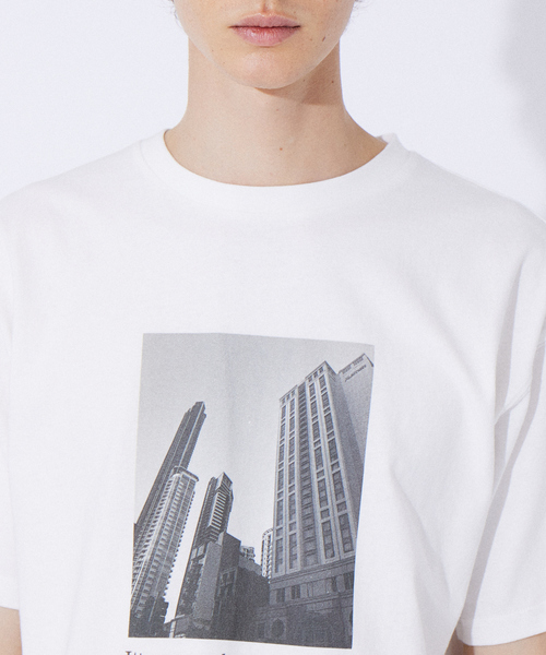 ABAHOUSE GRAY(アバハウスグレイ)の「【モノトーン】フォトプリント 半袖 Tシャツ(Tシャツ/カットソー・メンズ・ホワイト/ホワイト系その他/ホワイト系その他2/ホワイト系その他3・46/48)」の9枚目の写真
