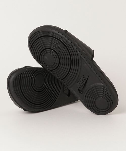 NIKE(ナイキ)の「NIKE WMNS OFFCOURT SLIDE ウィメンズ オフコート スライド(サンダル・メンズ・ホワイト系/ブラック×ホワイト/ホワイト×ゴールド・24cm/26cm/25cm/28cm/27cm/23cm/29cm)」の4枚目の写真