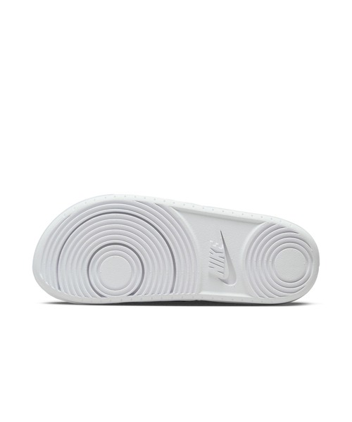 NIKE(ナイキ)の「NIKE WMNS OFFCOURT SLIDE ウィメンズ オフコート スライド(サンダル・メンズ・ホワイト系/ブラック×ホワイト/ホワイト×ゴールド・24cm/26cm/25cm/28cm/27cm/23cm/29cm)」の11枚目の写真