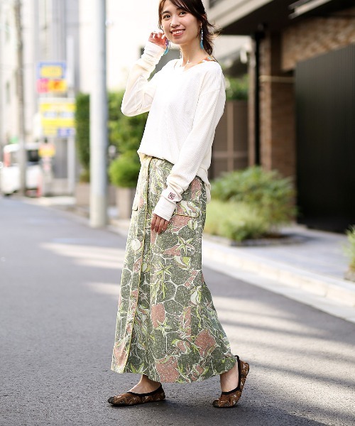 チチカカ（チチカカ）の「リブインナーロングＴシャツ（Tシャツ/カットソー・レディース・その他1/アイボリー/ブラック・FREE）」の5枚目の写真