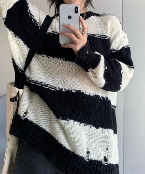 VIBGYOR（ヴィブジョー）の「【LAMPOON】ダメージボーダービッグニット（ニット/セーター・レディース・ブラック/ブルー・MEDIUM）」の5枚目の写真