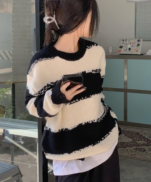 VIBGYOR（ヴィブジョー）の「【LAMPOON】ダメージボーダービッグニット（ニット/セーター・レディース・ブラック/ブルー・MEDIUM）」の13枚目の写真