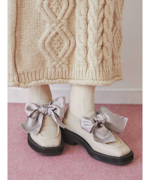 merry jenny（メリージェニー）の「ribbonワイドソールモカシン（モカシン/デッキシューズ・レディース・アイボリー/ブラック・LARGE/MEDIUM）」の7枚目の写真