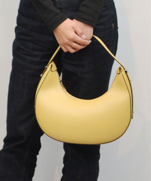 cache cache（カシュ カシュ）の「カシュカシュ cachecache / 三日月形ワンショルダー（ショルダーバッグ・レディース・ブラック/アイボリー/ラベンダー/イエロー/ベージュ系その他・FREE）」の5枚目の写真