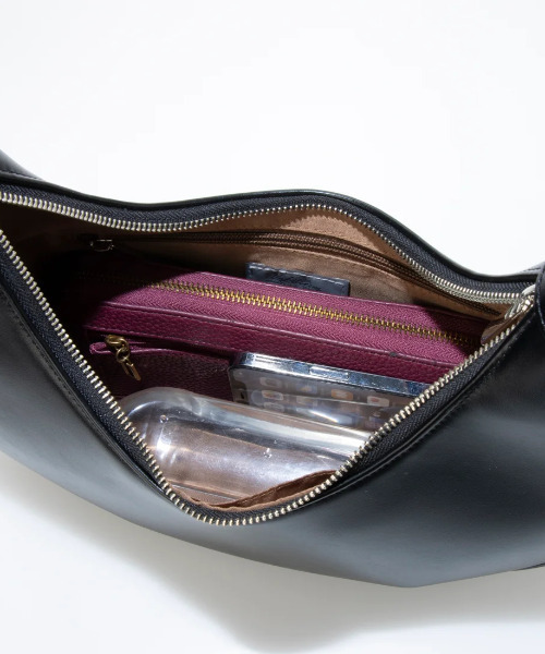 cache cache（カシュ カシュ）の「カシュカシュ cachecache / 三日月形ワンショルダー（ショルダーバッグ・レディース・ブラック/アイボリー/ラベンダー/イエロー/ベージュ系その他・FREE）」の18枚目の写真