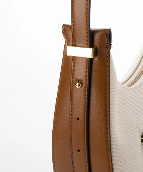 cache cache（カシュ カシュ）の「カシュカシュ cachecache / 三日月形ワンショルダー（ショルダーバッグ・レディース・ブラック/アイボリー/ラベンダー/イエロー/ベージュ系その他・FREE）」の14枚目の写真