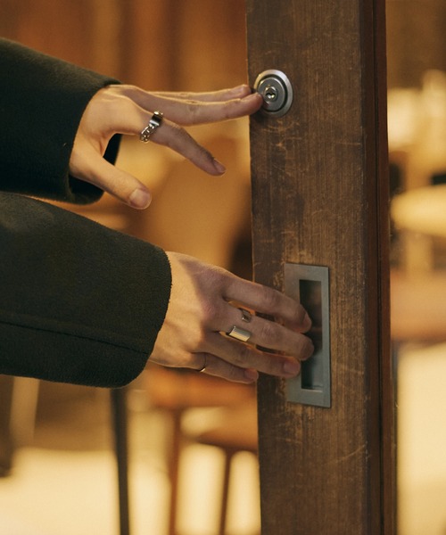 Vaya Con Dios(ヴァヤコンディオス)の「【VayaConDios/ヴァヤコンディオス】R113 ステンレス製プレートリング(リング・メンズ・ゴールド/ブラック/シルバー・#15/#17/#19/#21)」の9枚目の写真