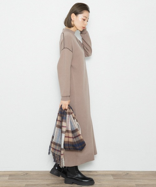 URBAN RESEARCH Sonny Label(アーバンリサーチサニーレーベル)の「カラーシームモックネックニットワンピース(ワンピース・レディース・ブラック/グレー/ベージュ系その他・FREE)」の11枚目の写真