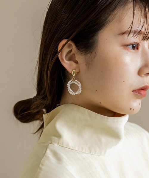 SMELLY(スメリー)の「サークルパールピアス(ピアス(両耳用)・レディース・ゴールド系その他・-)」の3枚目の写真