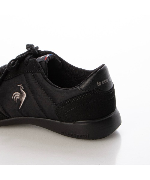le coq sportif(ルコックスポルティフ)の「【軽量】ベーシックスニーカー(セギュール III ワイド / SEGUR III WIDE)(スニーカー・レディース・ブラック/グレー/ホワイト系その他2/ベージュ/ライトベージュ/ブラック×ブラック・23cm/23.5cm/24cm/24.5cm/22.5cm/25cm)」の9枚目の写真