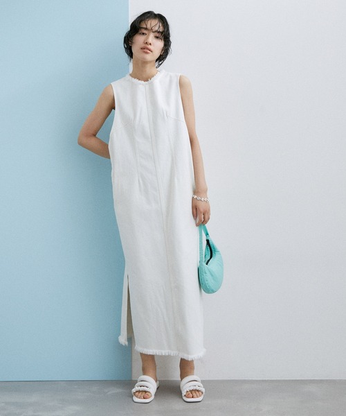 ADAM ET ROPE'（アダムエロペ）の「【サステナブル・WEB限定】ウエストダーツデニムワンピース（ワンピース・レディース・ホワイト/ブルー・FREE）」の13枚目の写真