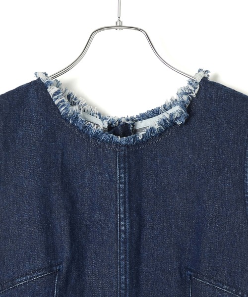 ADAM ET ROPE'（アダムエロペ）の「【サステナブル・WEB限定】ウエストダーツデニムワンピース（ワンピース・レディース・ホワイト/ブルー・FREE）」の14枚目の写真