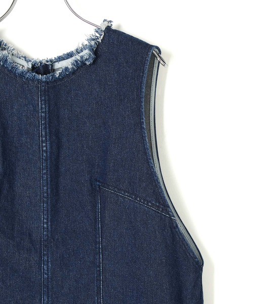 ADAM ET ROPE'（アダムエロペ）の「【サステナブル・WEB限定】ウエストダーツデニムワンピース（ワンピース・レディース・ホワイト/ブルー・FREE）」の17枚目の写真