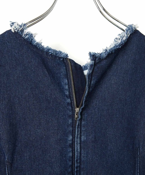 ADAM ET ROPE'（アダムエロペ）の「【サステナブル・WEB限定】ウエストダーツデニムワンピース（ワンピース・レディース・ホワイト/ブルー・FREE）」の20枚目の写真