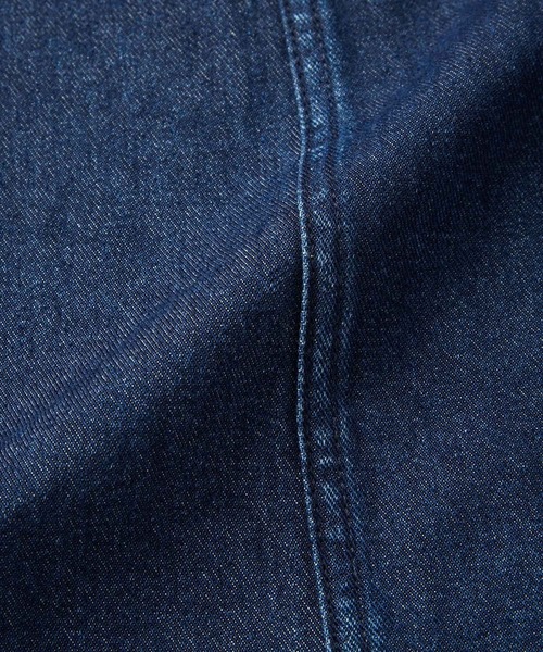 ADAM ET ROPE'（アダムエロペ）の「【サステナブル・WEB限定】ウエストダーツデニムワンピース（ワンピース・レディース・ホワイト/ブルー・FREE）」の12枚目の写真