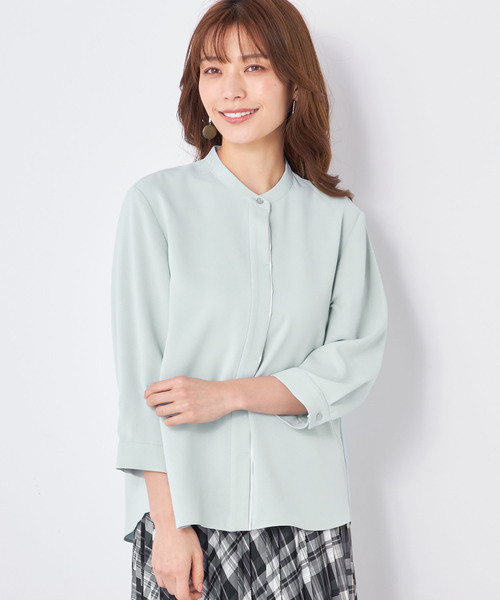 A/C DESIGN BY ALPHA CUBIC(エーシーデザインバイアルファキュービック)の「【接触冷感】バイカラーブラウス(シャツ/ブラウス・レディース・ライトグレー/グリーン/ホワイト・11号/9号)」の1枚目の写真
