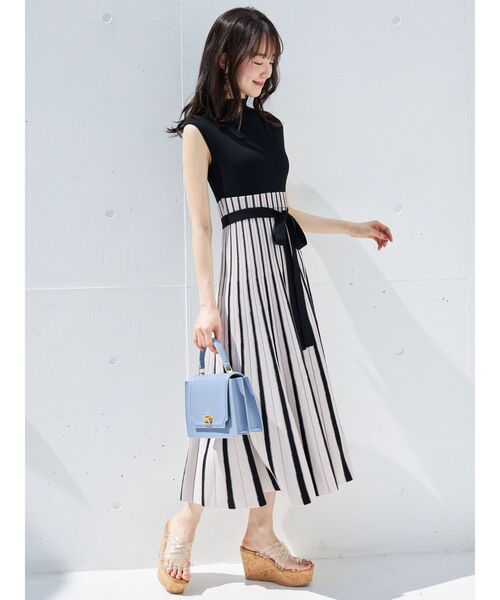 MERCURYDUO（マーキュリーデュオ）の「チェンジリブ配色ニットワンピース（ワンピース・レディース・ブラック/ベージュ/オフホワイト/グリーン・SMALL/MEDIUM）」の17枚目の写真